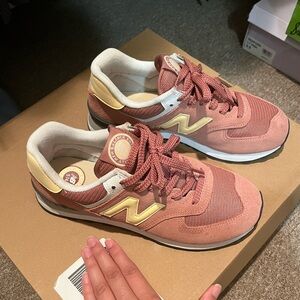new balance 574 women’s sneaker color: blush size W 8